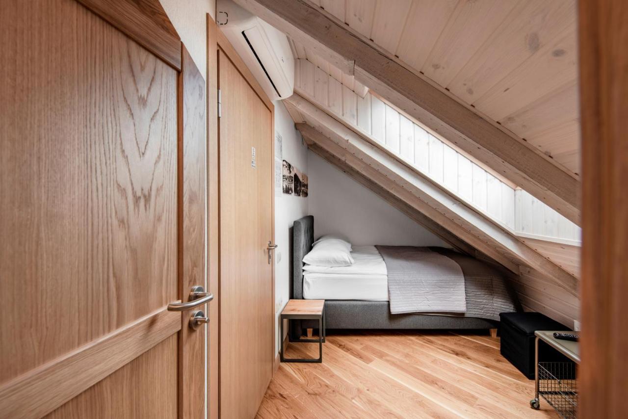 Small Attic Rooms In Kaunas Old Town Luaran gambar